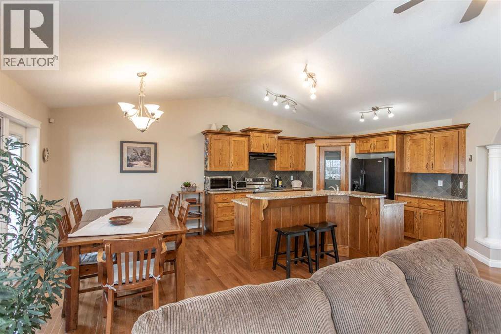 4018 40 Streetclose, Ponoka, Alberta  T4J 0A7 - Photo 9 - A2297585