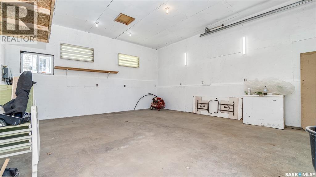 1123 Athabasca Street W, Moose Jaw, Saskatchewan  S6H 2E8 - Photo 33 - SK032047