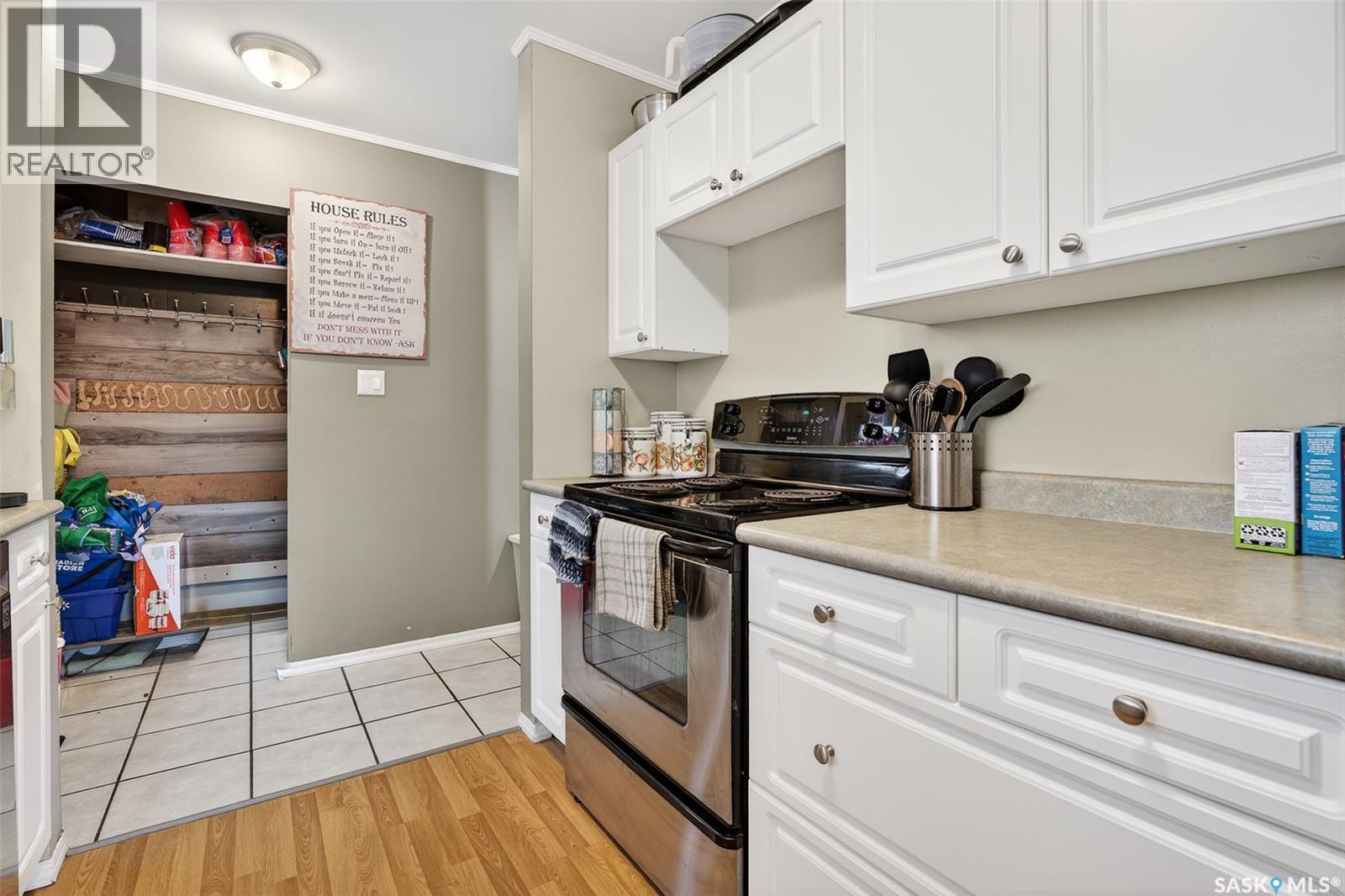 1123 Athabasca Street W, Moose Jaw, Saskatchewan  S6H 2E8 - Photo 9 - SK032047