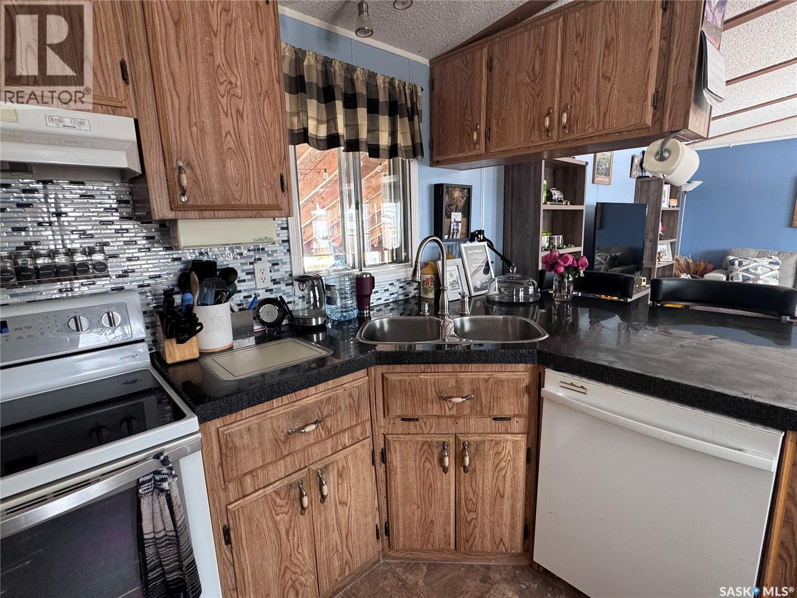 1111 Riese Drive, La Ronge, Saskatchewan  S0J 1L0 - Photo 9 - SK032031