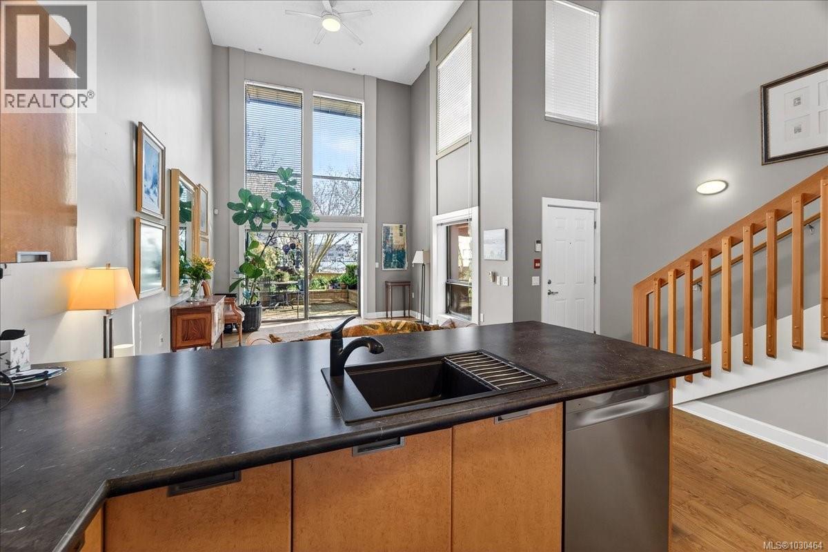 111 880 Short St, Saanich, British Columbia  V8X 2V5 - Photo 19 - 1030464