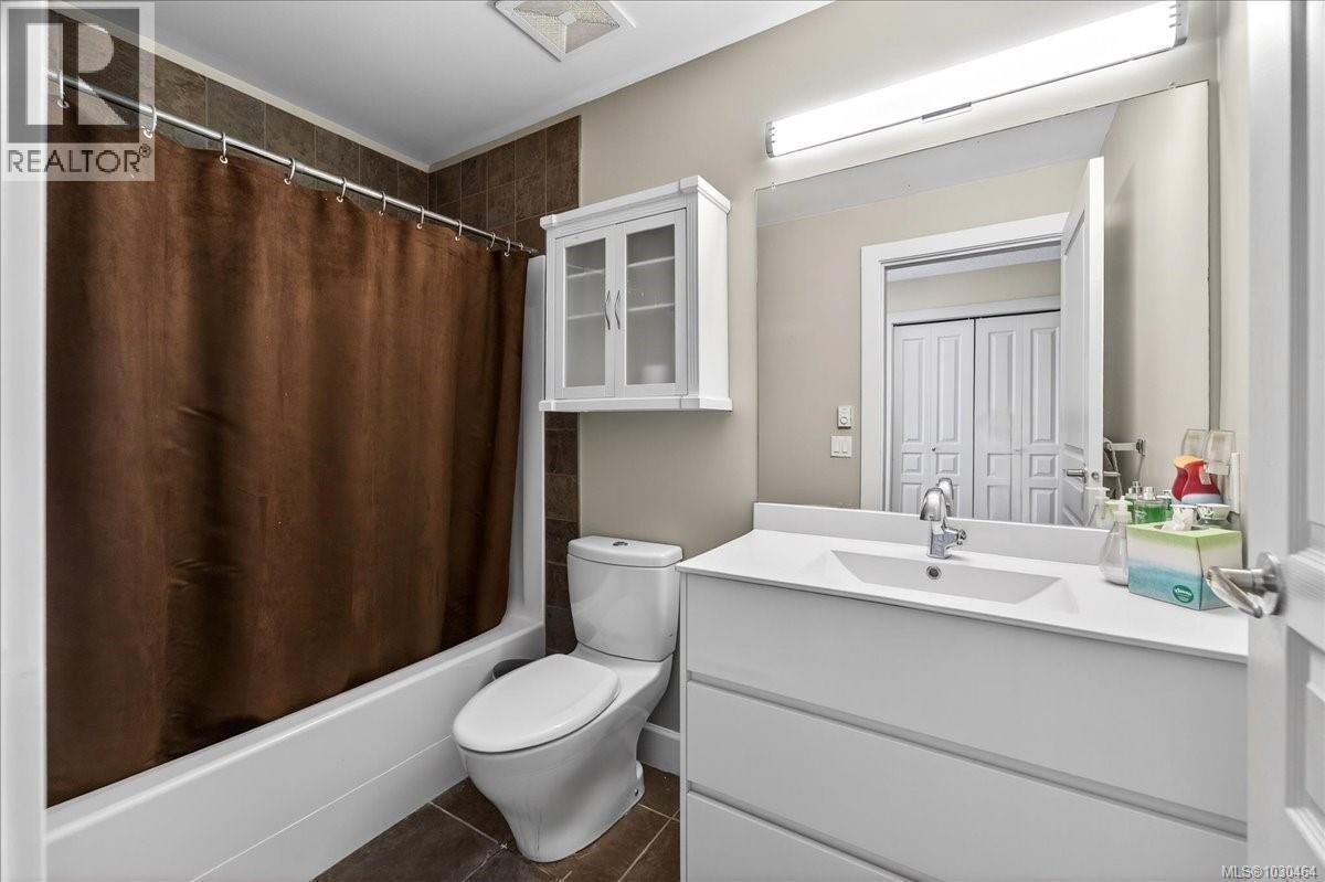 111 880 Short St, Saanich, British Columbia  V8X 2V5 - Photo 25 - 1030464