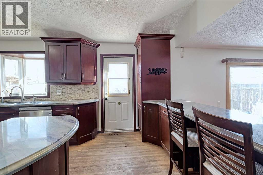 48 Bernard Way Nw, Calgary, Alberta  T3K 2E9 - Photo 8 - A2284800