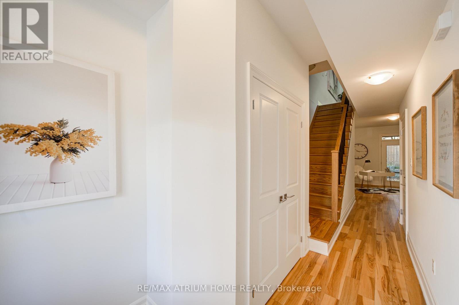 2 - 111 Wilson Street E, Hamilton, Ontario  L9B 2G7 - Photo 3 - X12955842