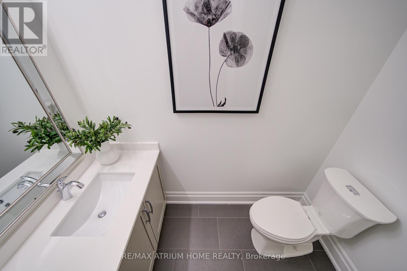 2 - 111 Wilson Street E, Hamilton, Ontario  L9B 2G7 - Photo 6 - X12955842