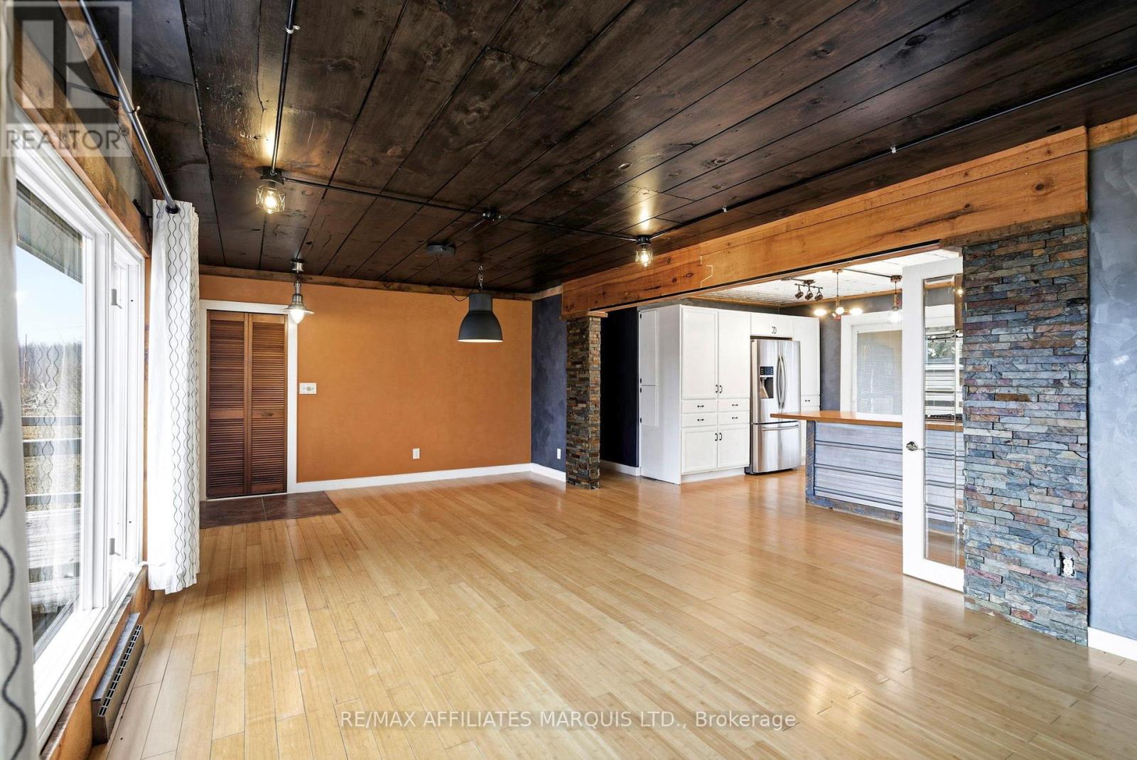 5083 Aultsville Road, South Stormont, Ontario  K0C 1M0 - Photo 7 - X12955528