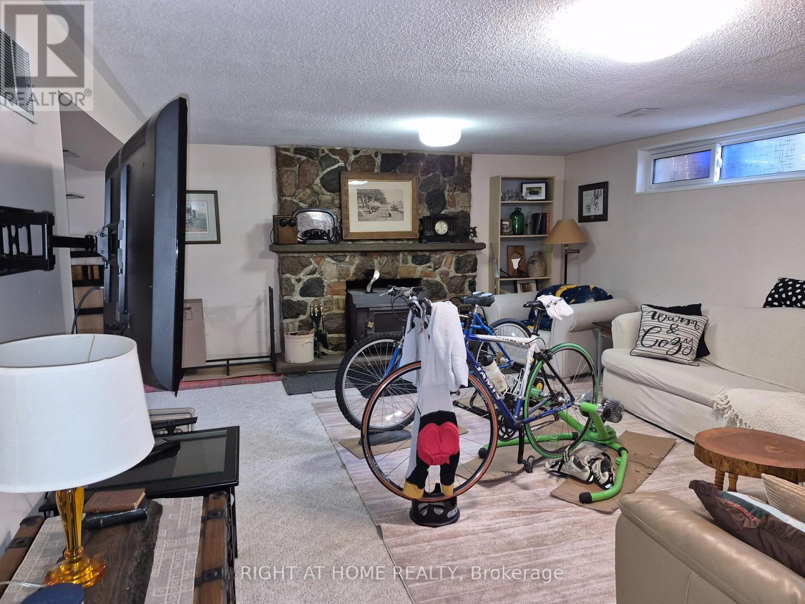 18 Gallacher Avenue, Richmond Hill, Ontario  L4E 2Y2 - Photo 10 - N12857878