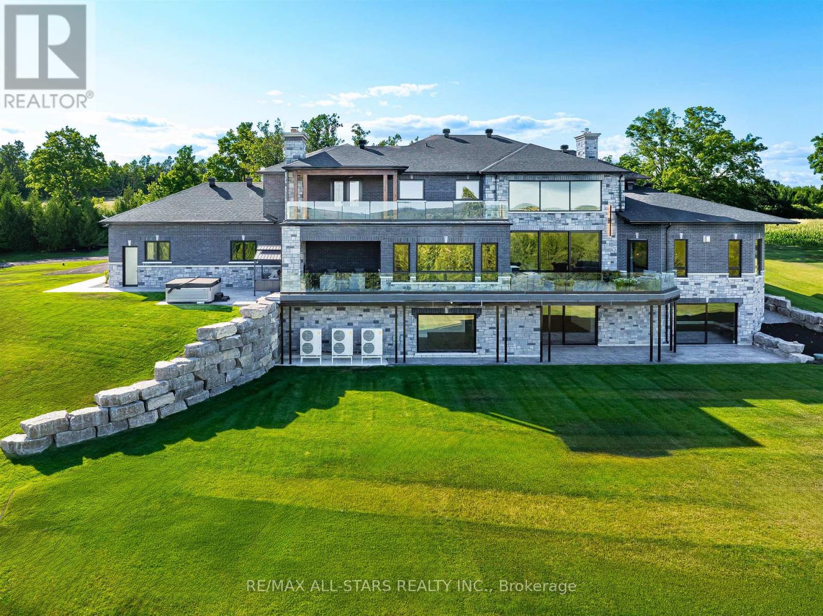 6374 Smith Boulevard, Georgina, Ontario  L0E 1N0 - Photo 2 - N12512262