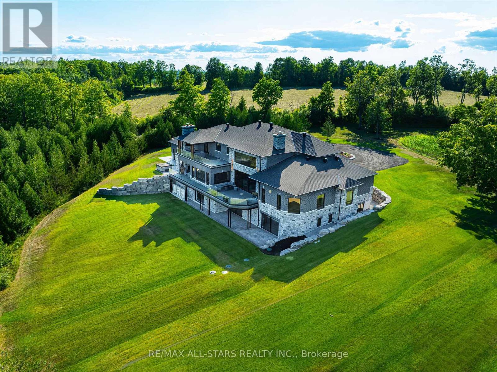 6374 Smith Boulevard, Georgina, Ontario  L0E 1N0 - Photo 3 - N12512262