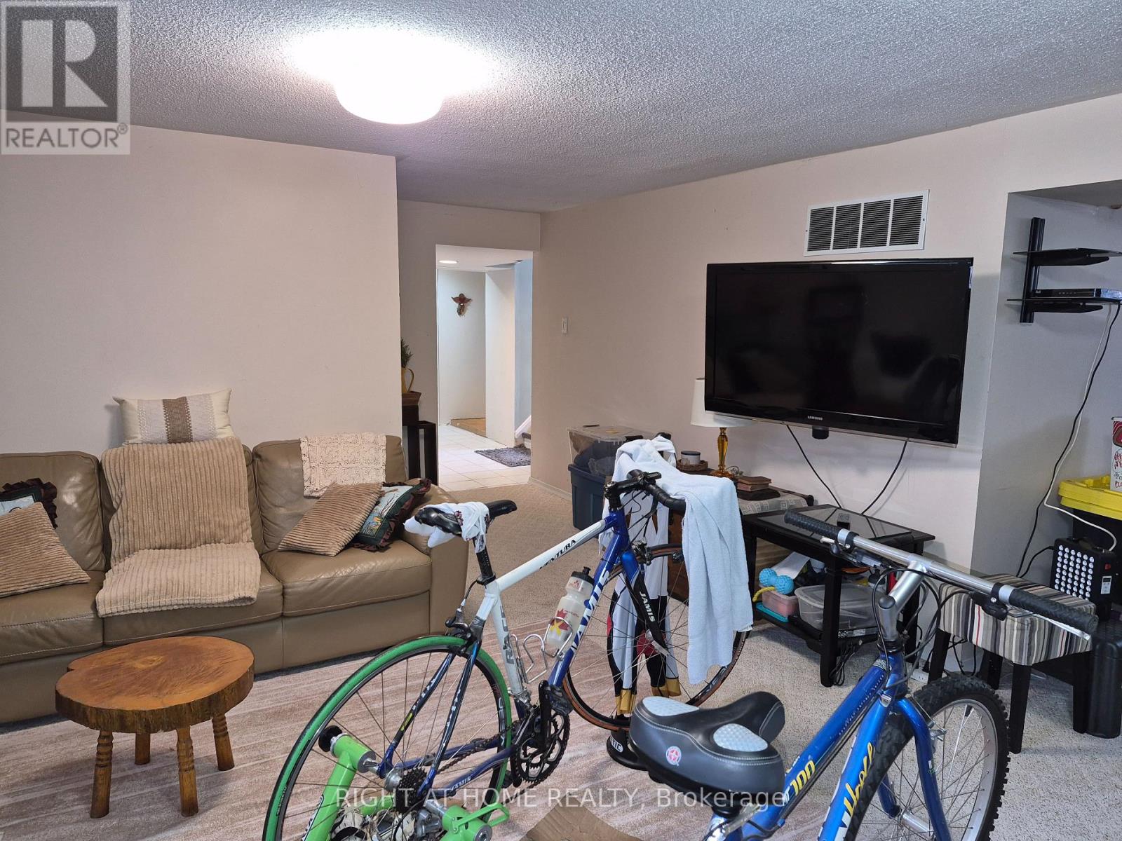 18 Gallacher Avenue, Richmond Hill, Ontario  L4E 2Y2 - Photo 11 - N12857878