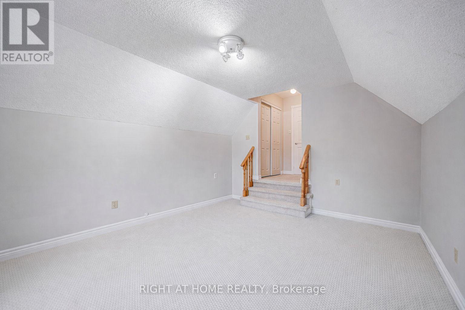 2623 Charlotte Court, Mississauga, Ontario  L5M 5E6 - Photo 24 - W12955162