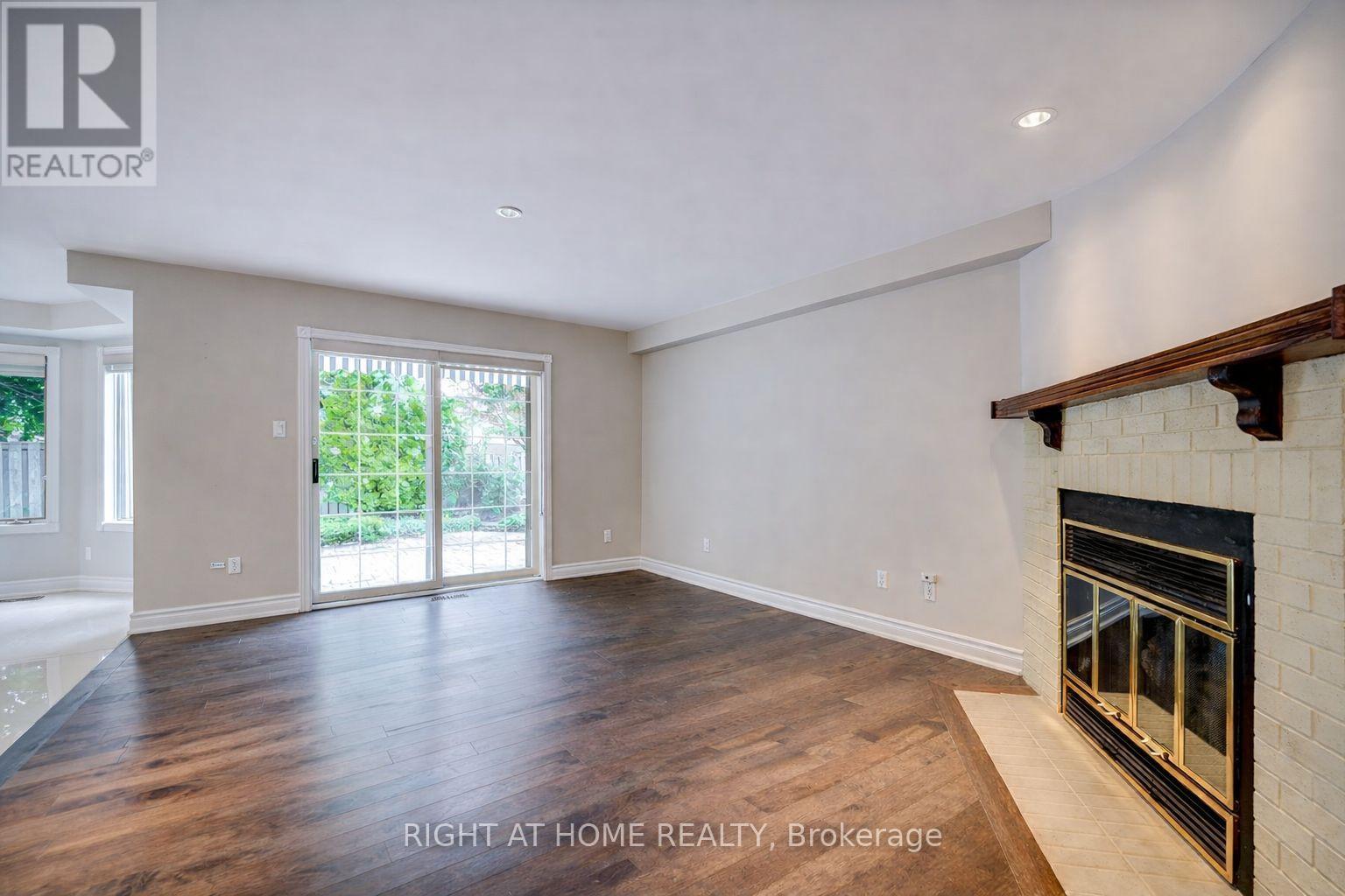 2623 Charlotte Court, Mississauga, Ontario  L5M 5E6 - Photo 12 - W12955162