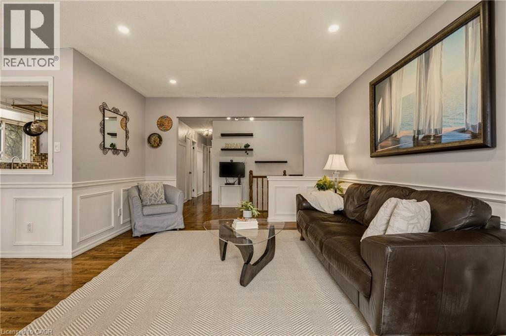 21 Milverton Close, Waterdown, Ontario  L8B 0B1 - Photo 8 - 40813217