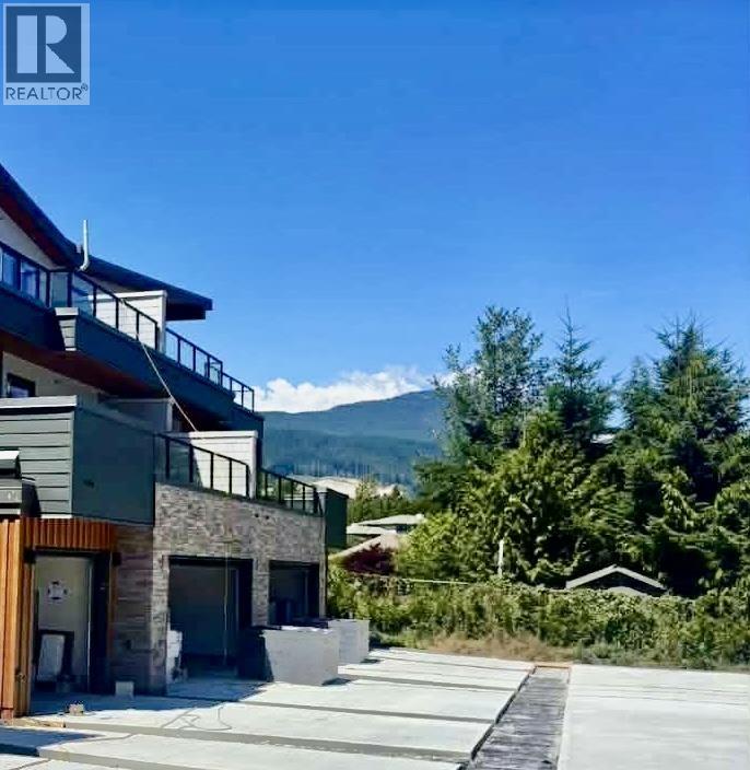 B2g1 464 Eaglecrest Drive, Gibsons, British Columbia  V0N 1V9 - Photo 3 - R3105957