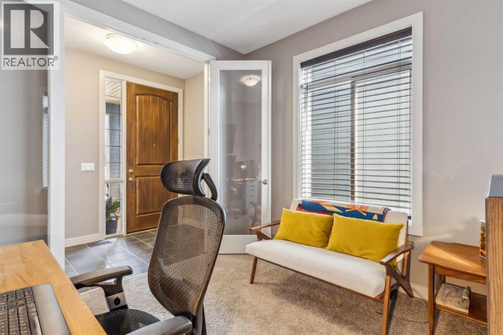 128 Sundown View, Cochrane, Alberta  T4C 2N9 - Photo 4 - A2298637