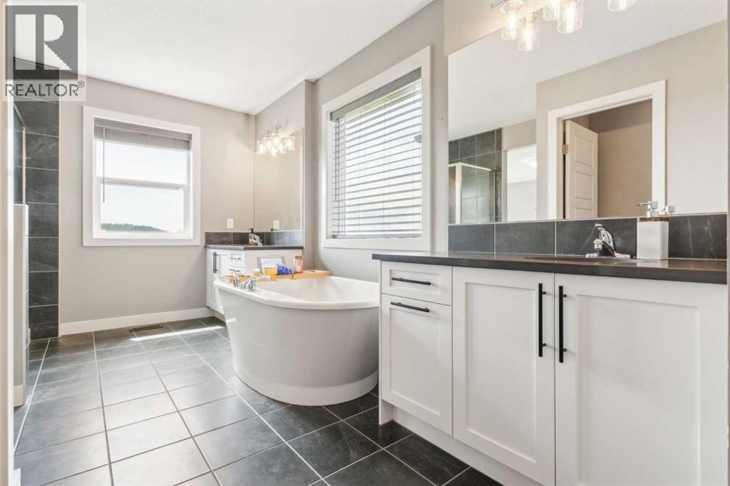 128 Sundown View, Cochrane, Alberta  T4C 2N9 - Photo 20 - A2298637