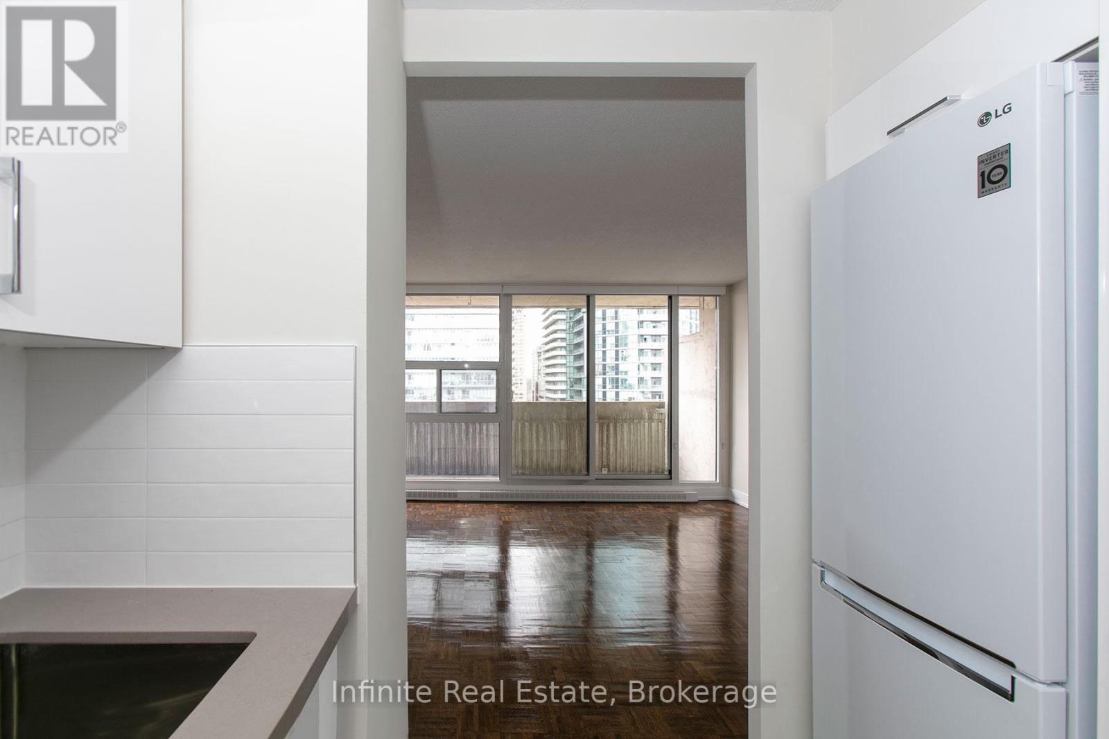 814 - 33 Isabella Street, Toronto, Ontario  M4Y 2P7 - Photo 4 - C12891560