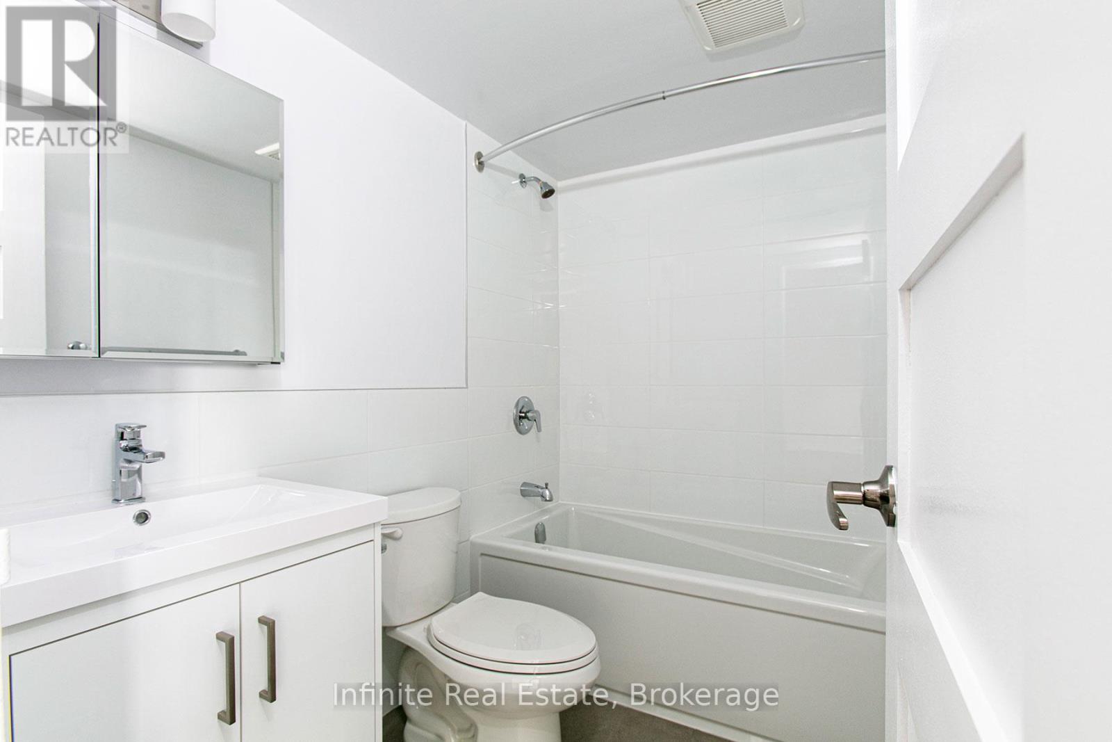 814 - 33 Isabella Street, Toronto, Ontario  M4Y 2P7 - Photo 7 - C12891560