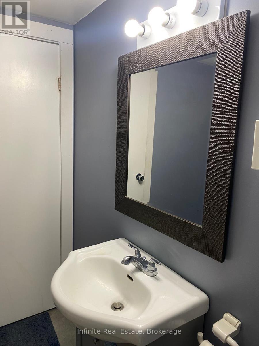 122 Parkview Drive, Orangeville, Ontario L9W 3J3 - Photo 23 - W12475005