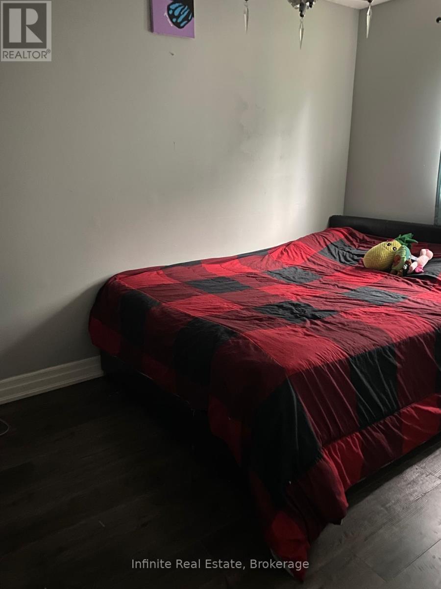 122 Parkview Drive, Orangeville, Ontario L9W 3J3 - Photo 17 - W12475005