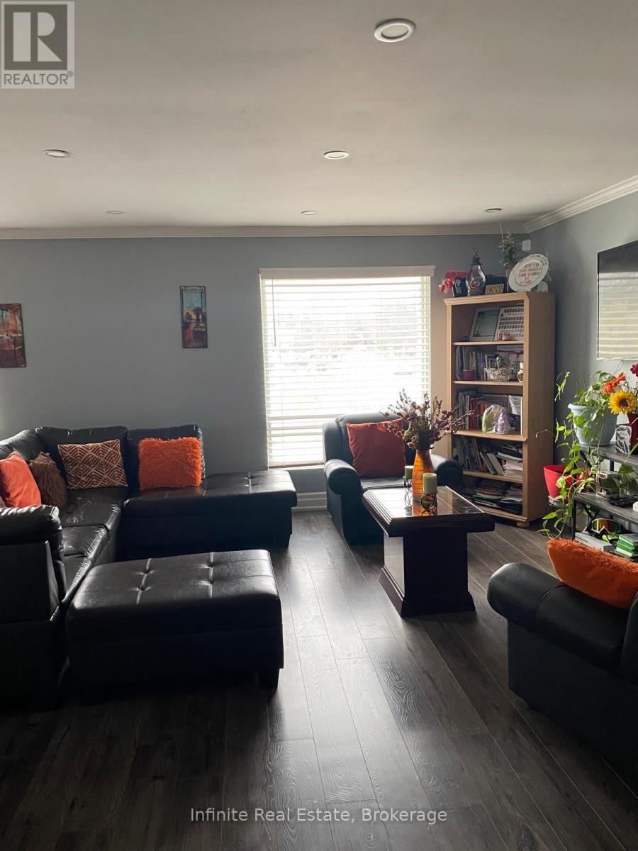 122 Parkview Drive, Orangeville, Ontario L9W 3J3 - Photo 7 - W12475005