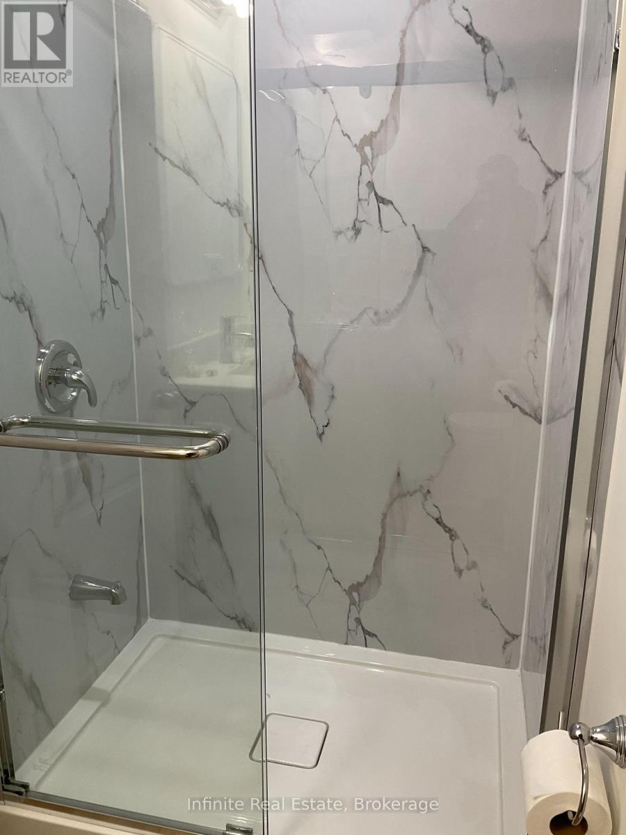 78 Starhill Crescent, Brampton, Ontario  L6R 2W1 - Photo 10 - W12724482