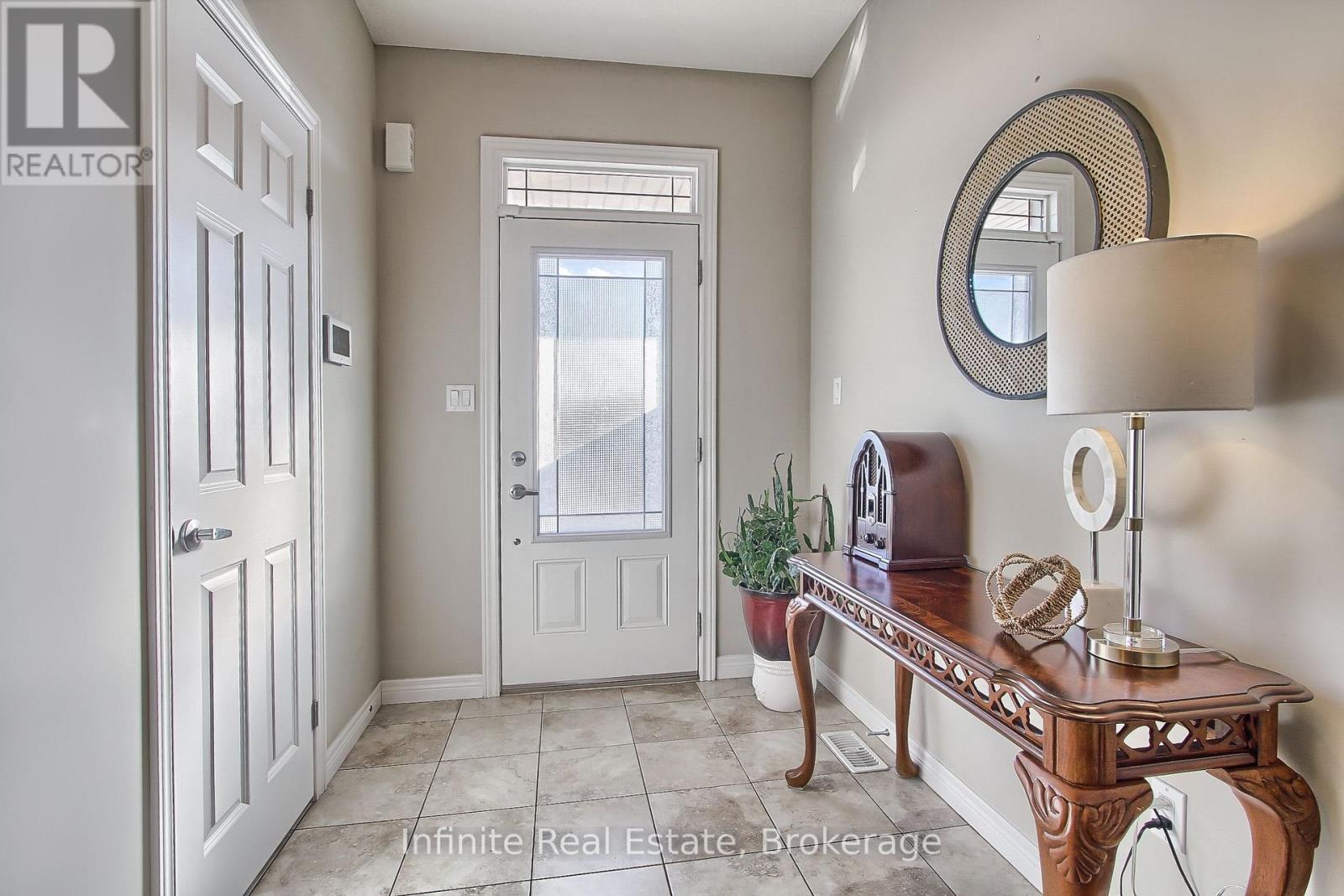 11 - 380 Lake Street, Grimsby, Ontario  L3M 0E8 - Photo 6 - X12700788