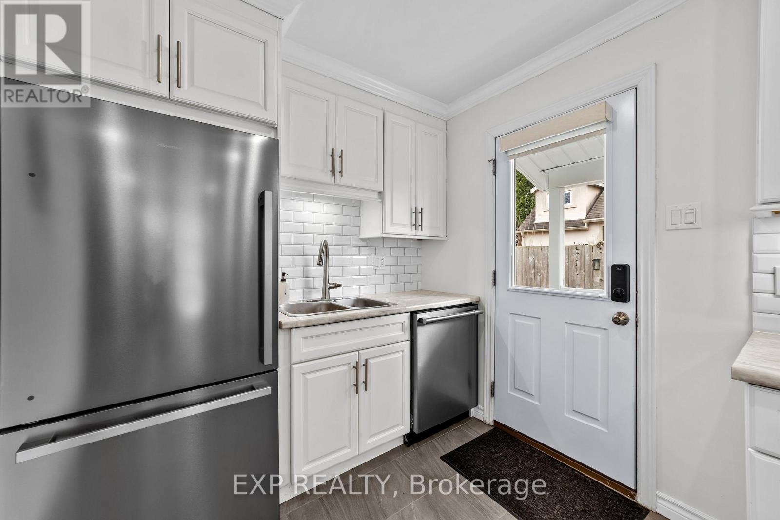 104 Barker Street, London East, Ontario  N5Y 1X7 - Photo 8 - X12948950