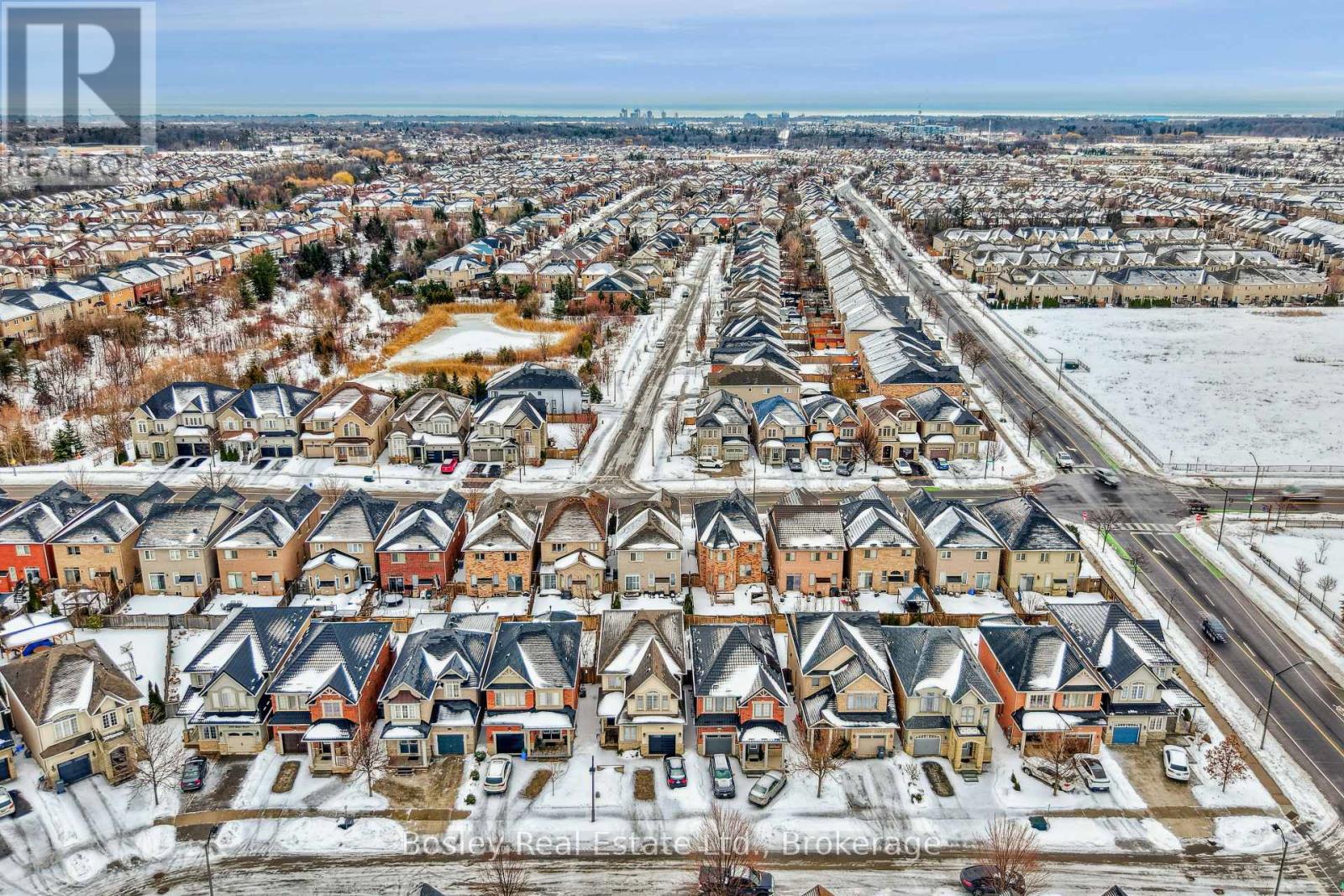 2343 Quetico Crescent, Oakville, Ontario  L6M 0R5 - Photo 3 - W12955938