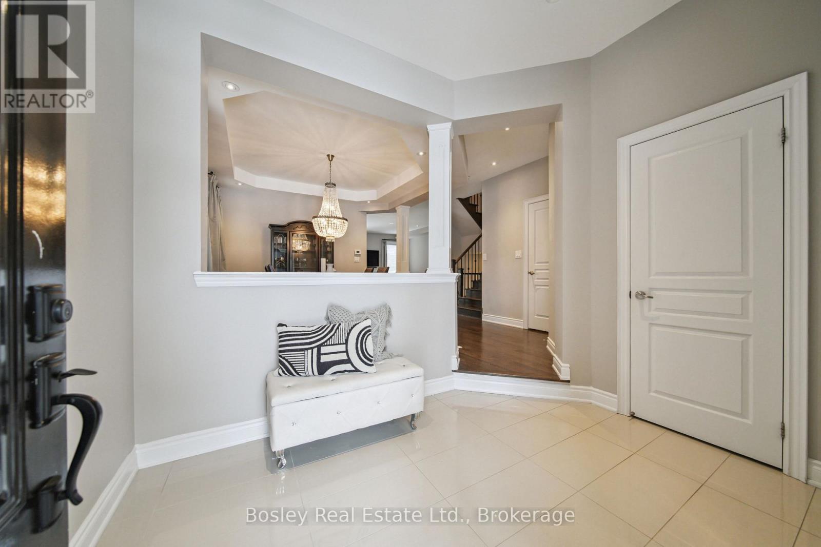 2343 Quetico Crescent, Oakville, Ontario  L6M 0R5 - Photo 5 - W12955938