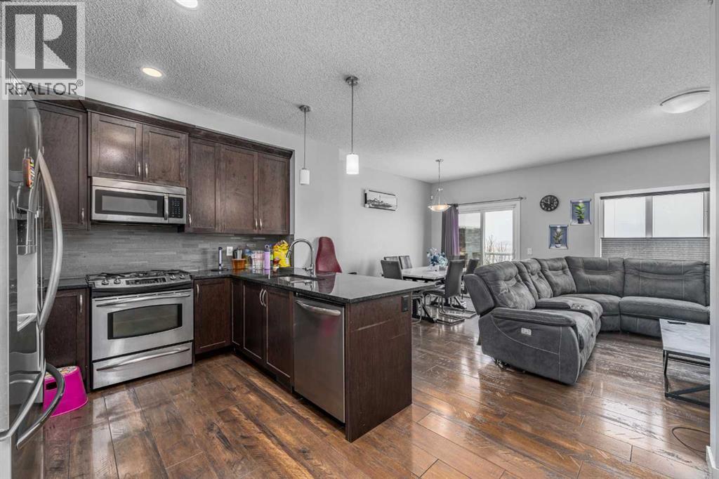 313 Hillcrest Road SW, Airdrie, Alberta  T4B 4K1 - Photo 6 - A2297458