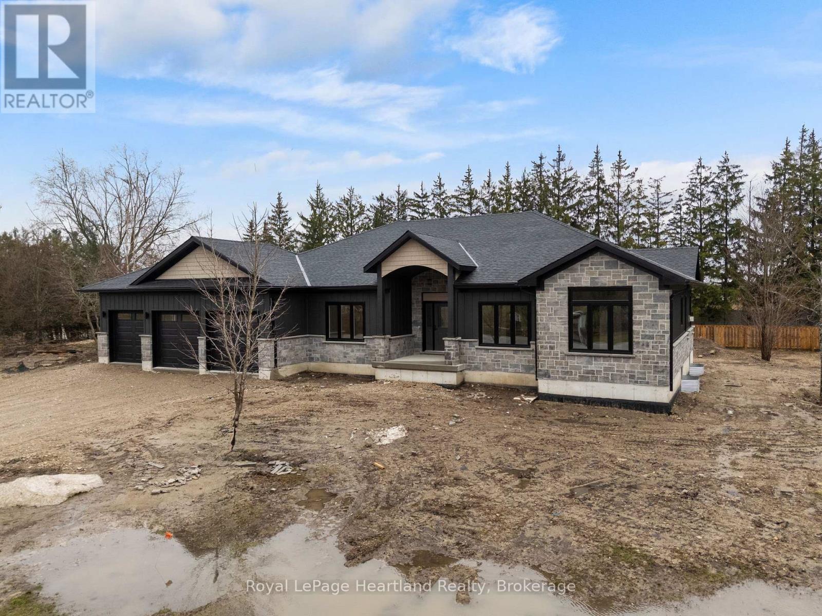 345 TURNBERRY STREET, North Huron, Ontario