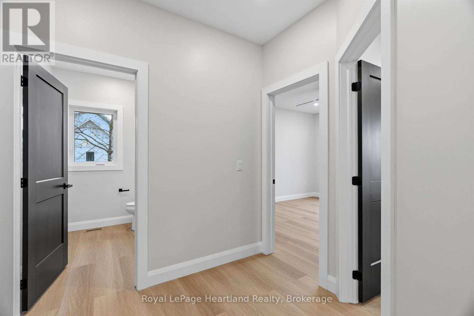 345 Turnberry Street, North Huron, Ontario  N0G 2W0 - Photo 17 - X12955900