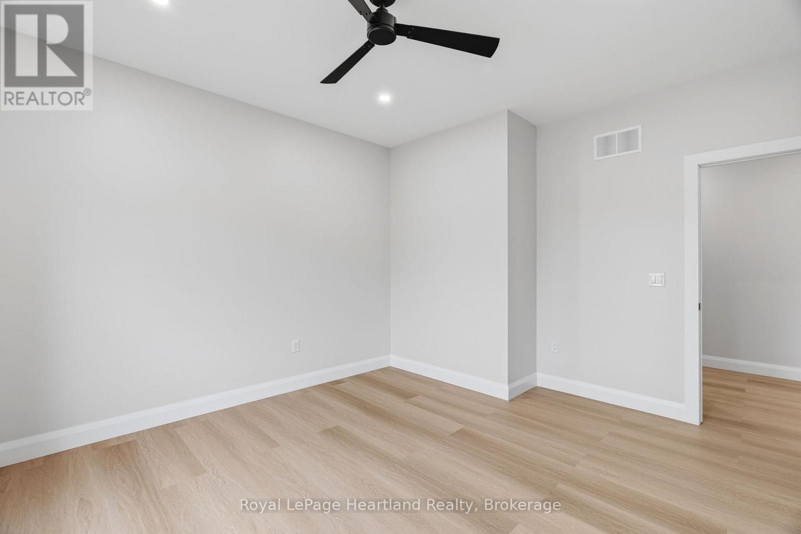 345 Turnberry Street, North Huron, Ontario  N0G 2W0 - Photo 24 - X12955900