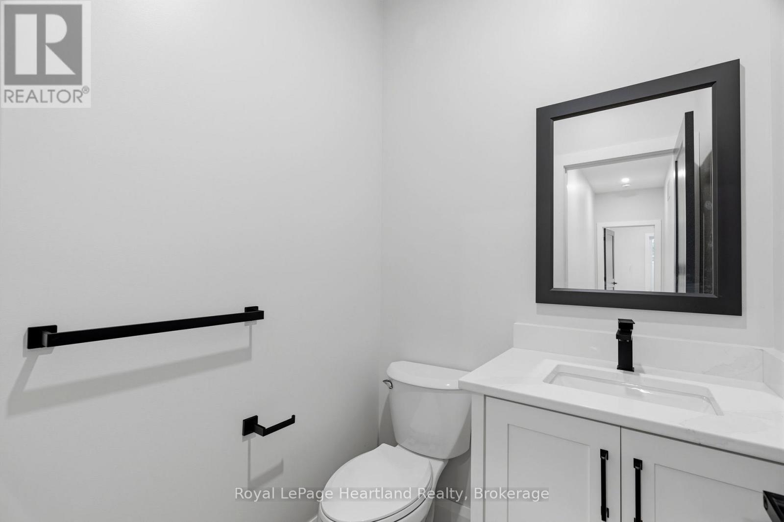 345 Turnberry Street, North Huron, Ontario  N0G 2W0 - Photo 25 - X12955900