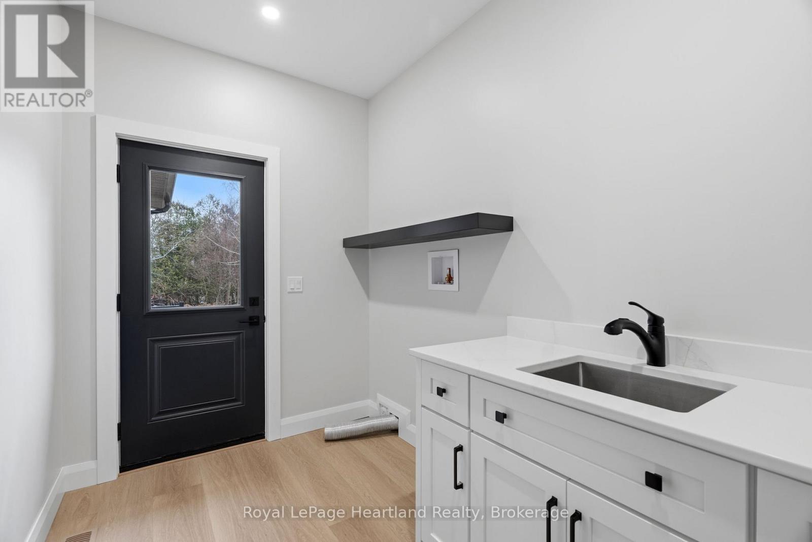 345 Turnberry Street, North Huron, Ontario  N0G 2W0 - Photo 27 - X12955900