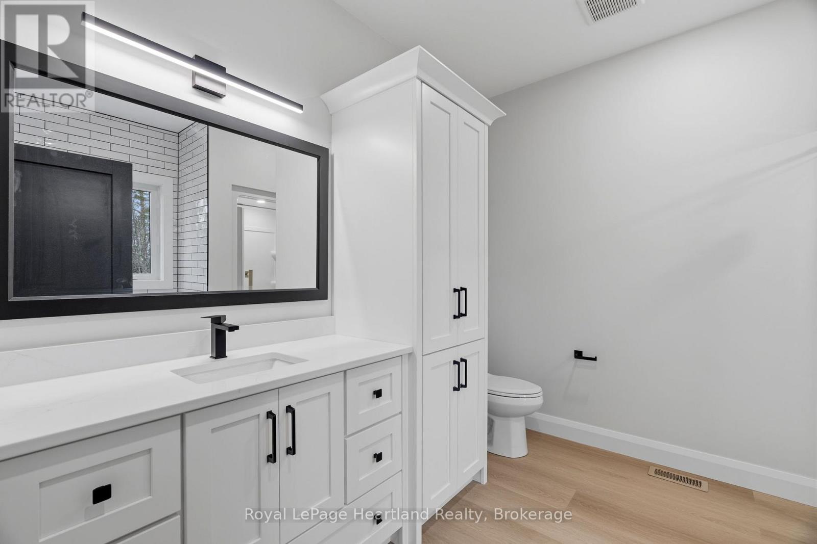 345 Turnberry Street, North Huron, Ontario  N0G 2W0 - Photo 31 - X12955900