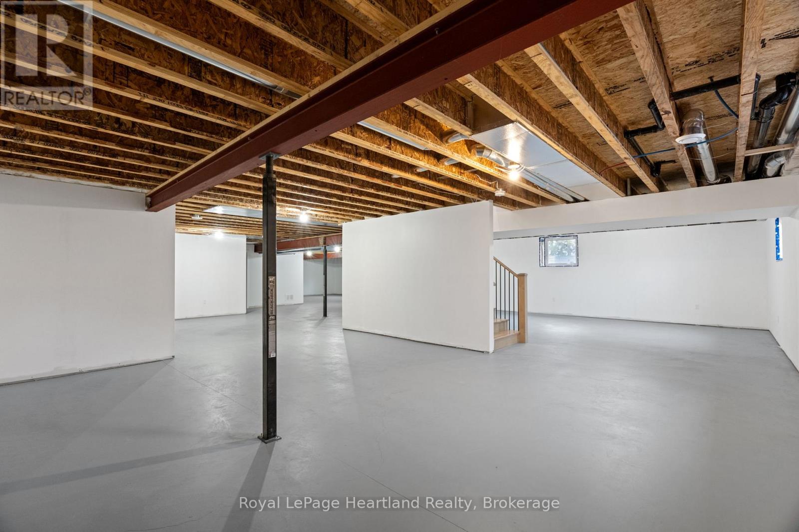 345 Turnberry Street, North Huron, Ontario  N0G 2W0 - Photo 36 - X12955900