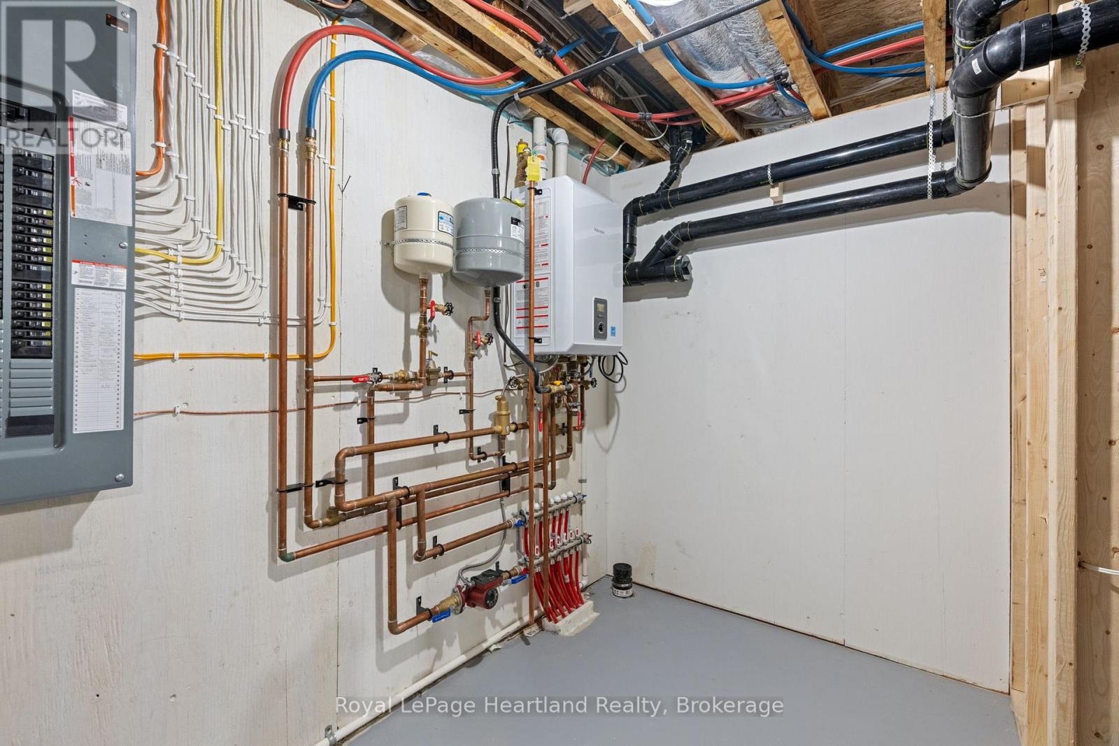 345 Turnberry Street, North Huron, Ontario  N0G 2W0 - Photo 39 - X12955900