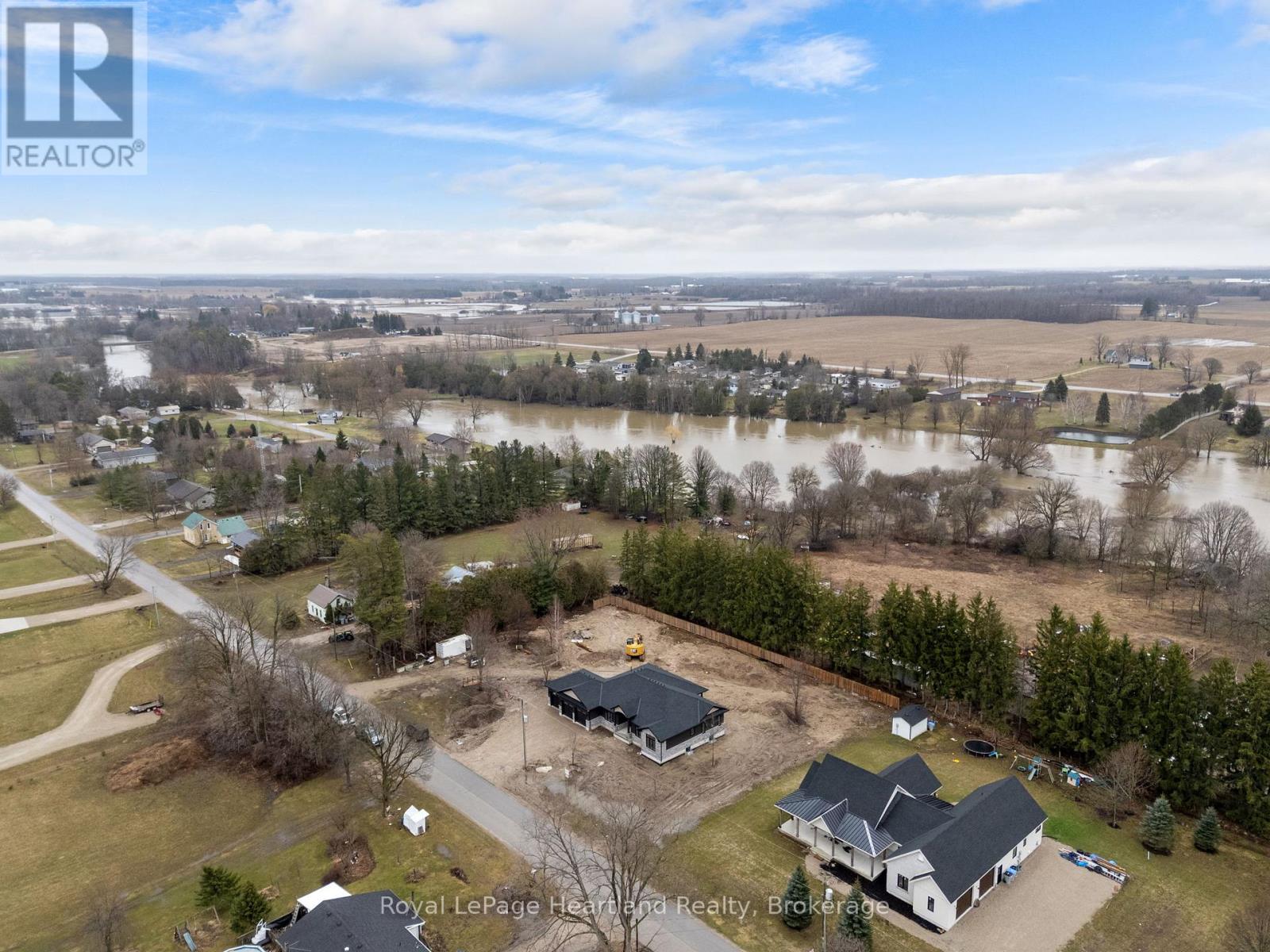 345 Turnberry Street, North Huron, Ontario  N0G 2W0 - Photo 48 - X12955900