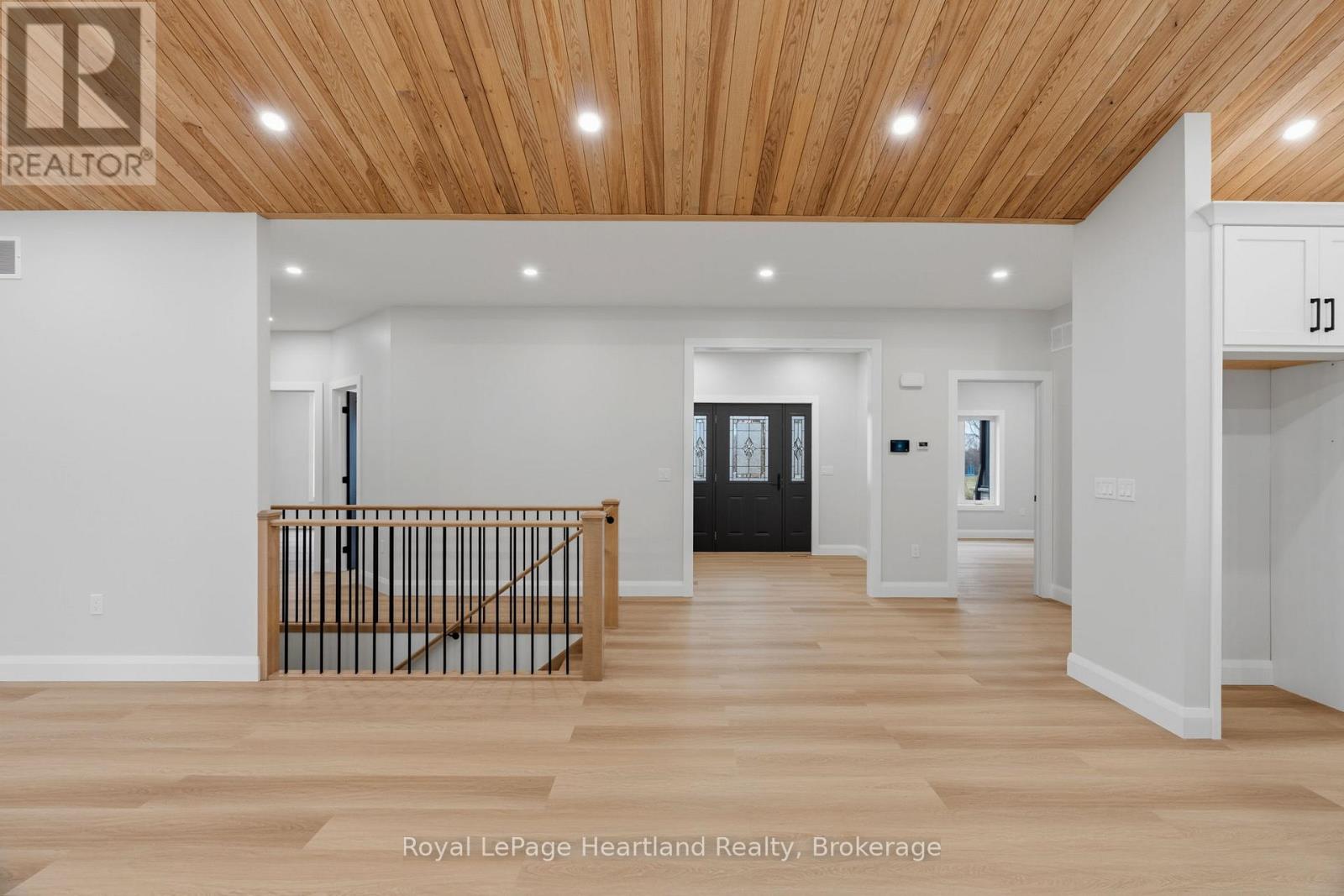 345 Turnberry Street, North Huron, Ontario  N0G 2W0 - Photo 5 - X12955900