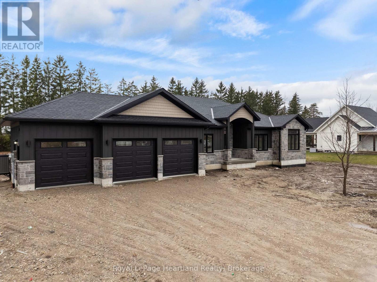 345 Turnberry Street, North Huron, Ontario  N0G 2W0 - Photo 50 - X12955900