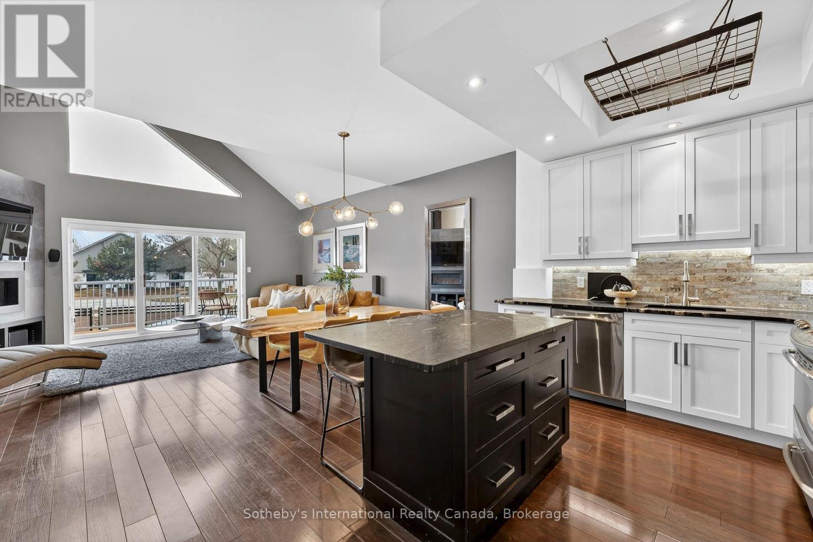 10 - 110 Kellie's Way, Blue Mountains, Ontario L9Y 0L6 - Photo 17 - X12955934