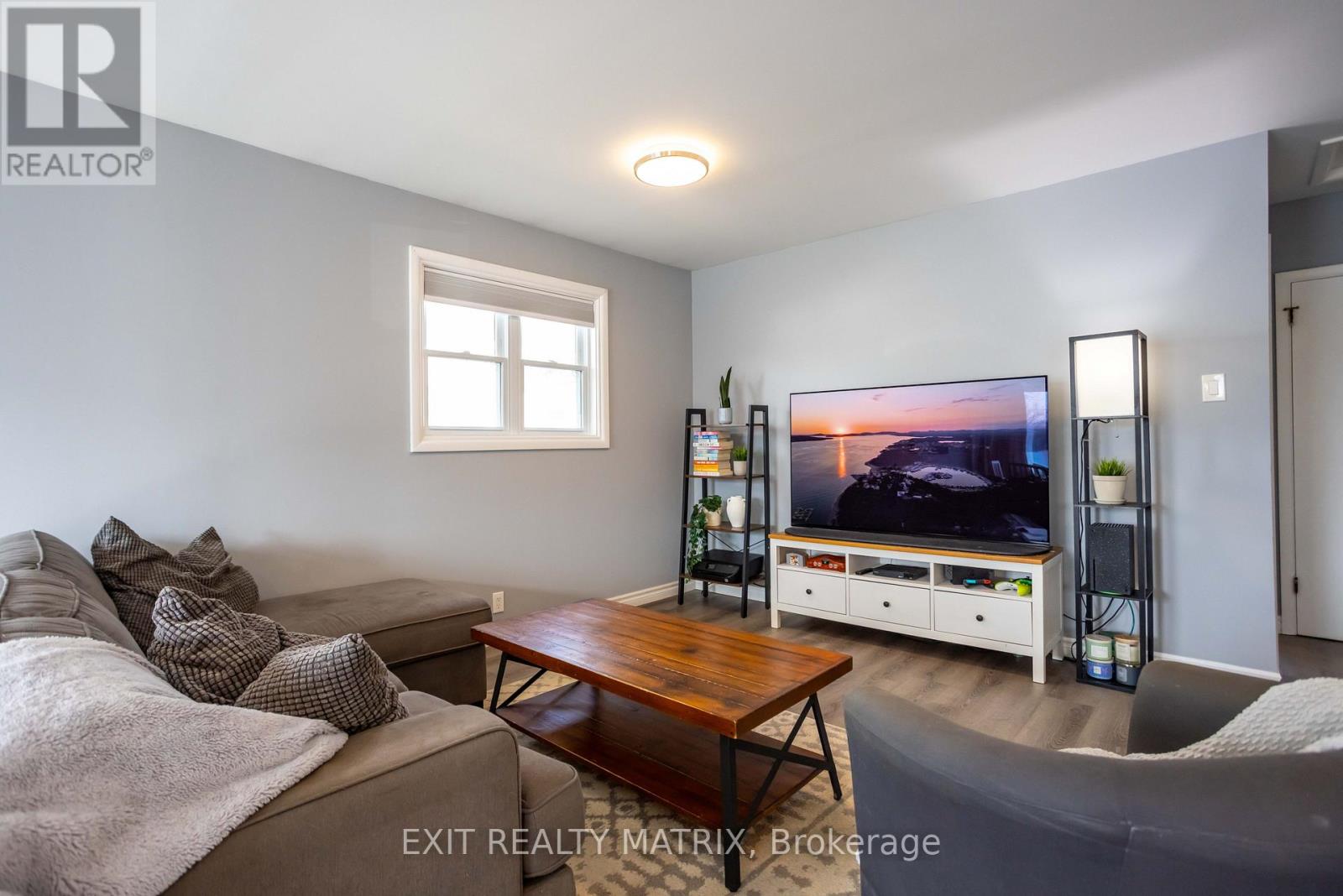 474 Queen Street, North Dundas, Ontario  K0C 2K0 - Photo 6 - X12955942