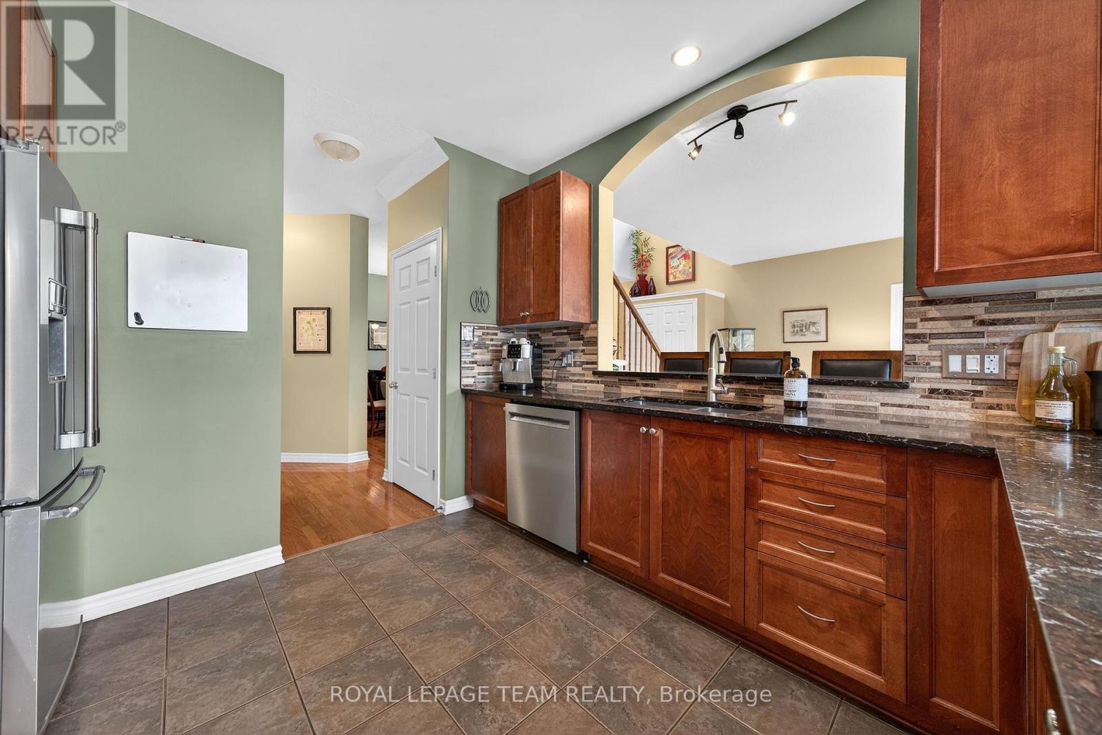 131 Spiritwood Drive, Ottawa, Ontario  K2M 3A2 - Photo 12 - X12955944