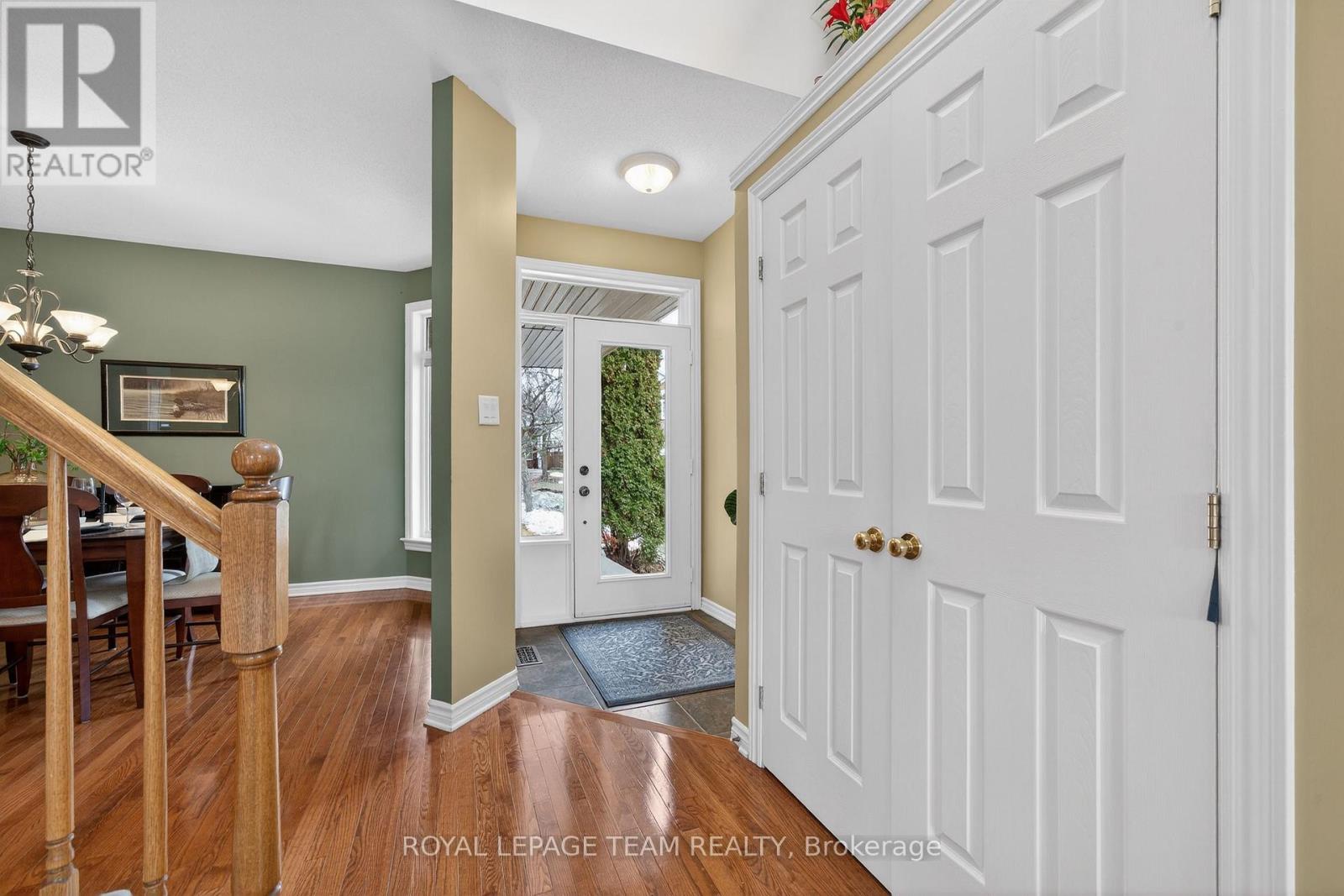 131 Spiritwood Drive, Ottawa, Ontario  K2M 3A2 - Photo 3 - X12955944