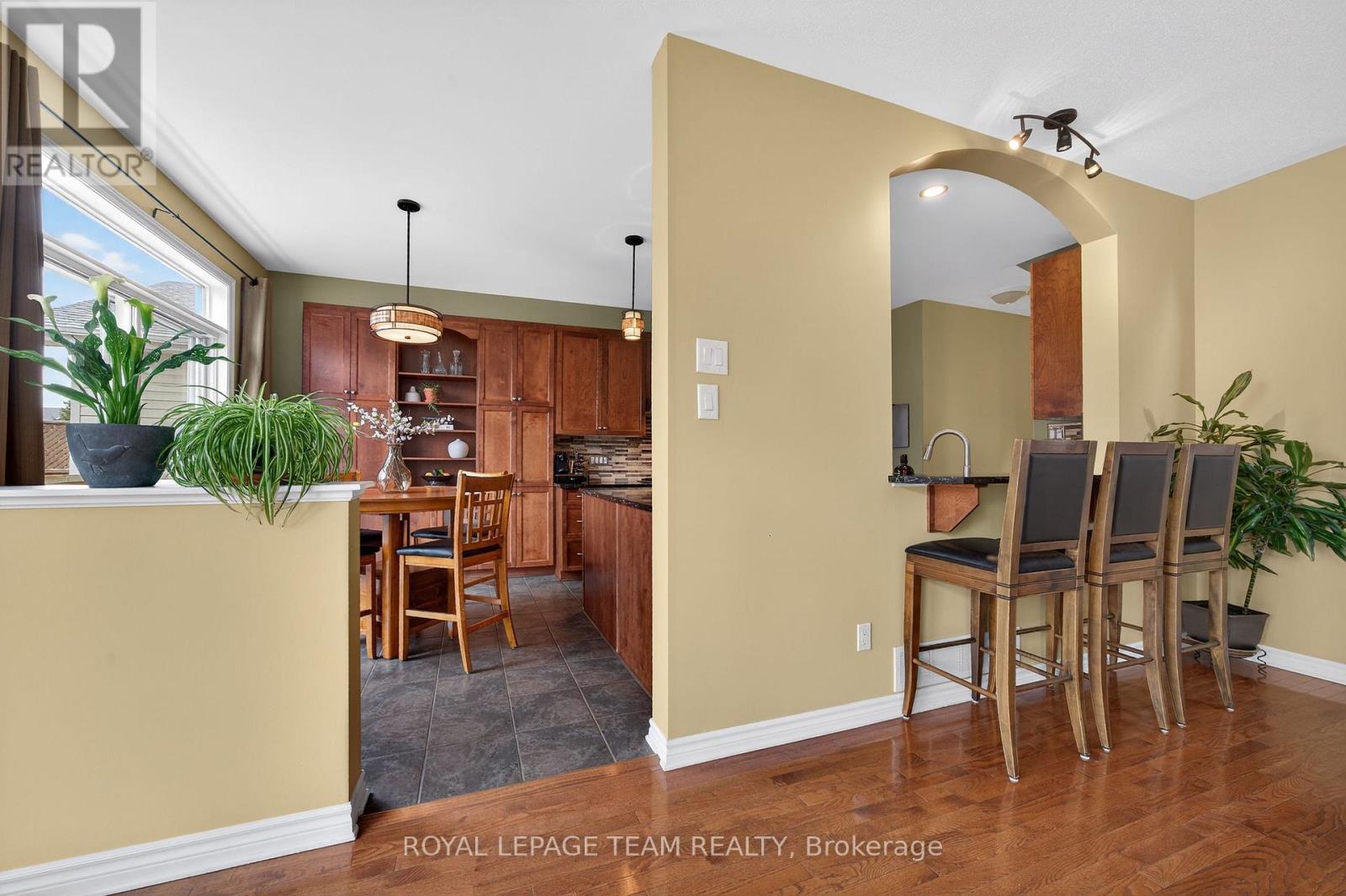 131 Spiritwood Drive, Ottawa, Ontario  K2M 3A2 - Photo 8 - X12955944