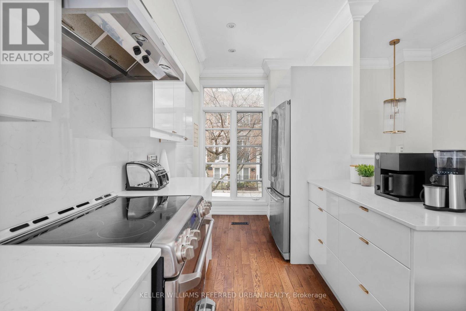 23 East York Avenue, Toronto, Ontario  M4K 3Z8 - Photo 4 - E12955892