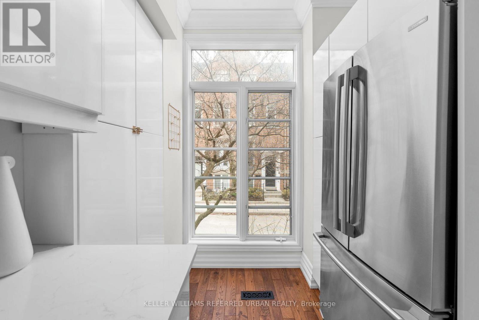 23 East York Avenue, Toronto, Ontario  M4K 3Z8 - Photo 6 - E12955892