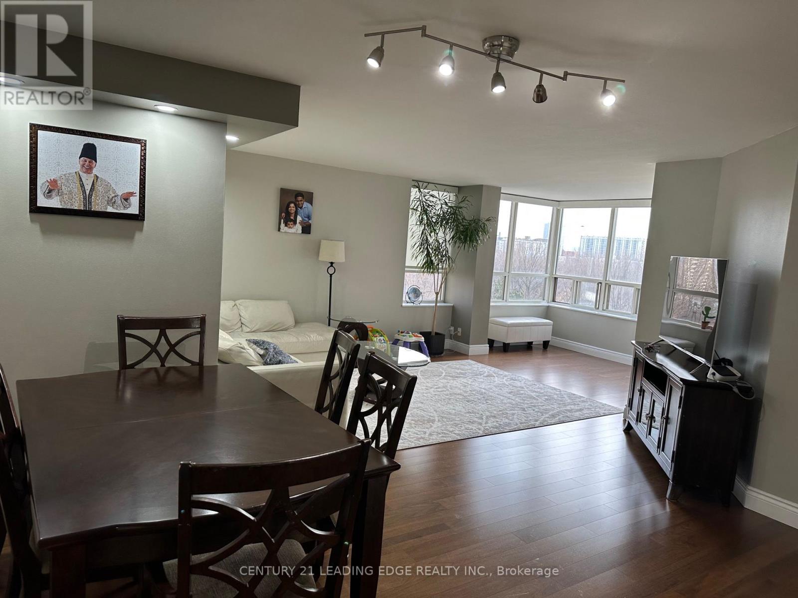 802 - 195 Wynford Drive, Toronto, Ontario  M3C 3P3 - Photo 5 - C12955918